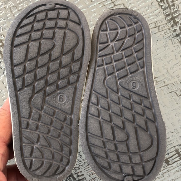 OLD NAVY CROCS - Picture 3 of 3